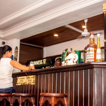Royal Park Hotel คูมาซี ภายนอก รูปภาพ